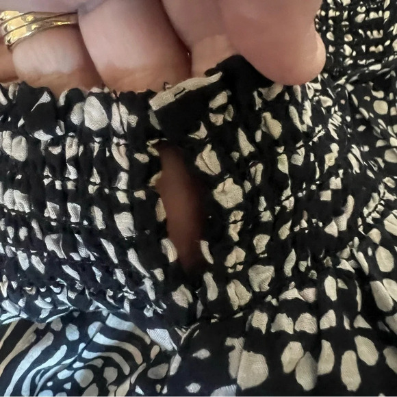 Splendid camisole top with spaghetti straps and front hook & eye closure size L - Picture 6 of 7